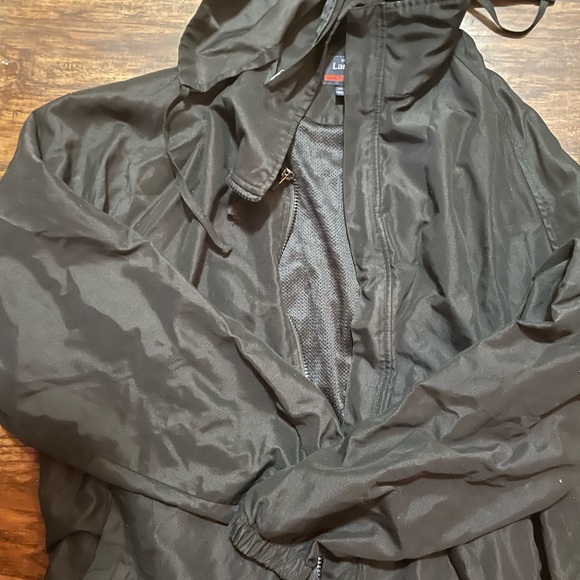 Levi's Men's Black Hooded Windbreaker - Picture 2 of 3